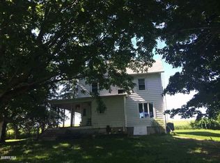 1304 W Ridge Rd, Orangeville, IL 61060