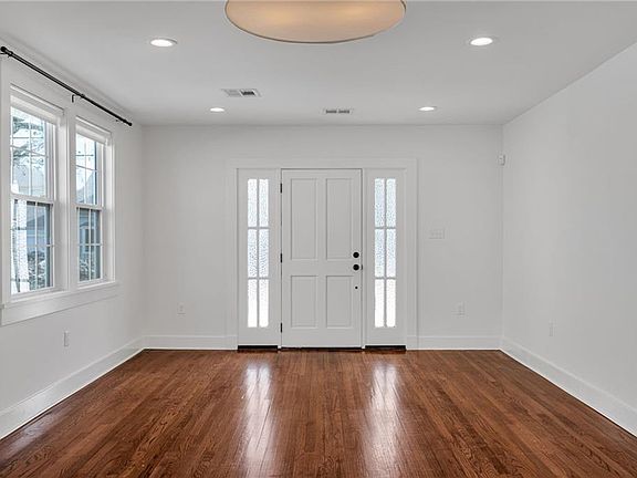 5th image of 141 Metairie Ct