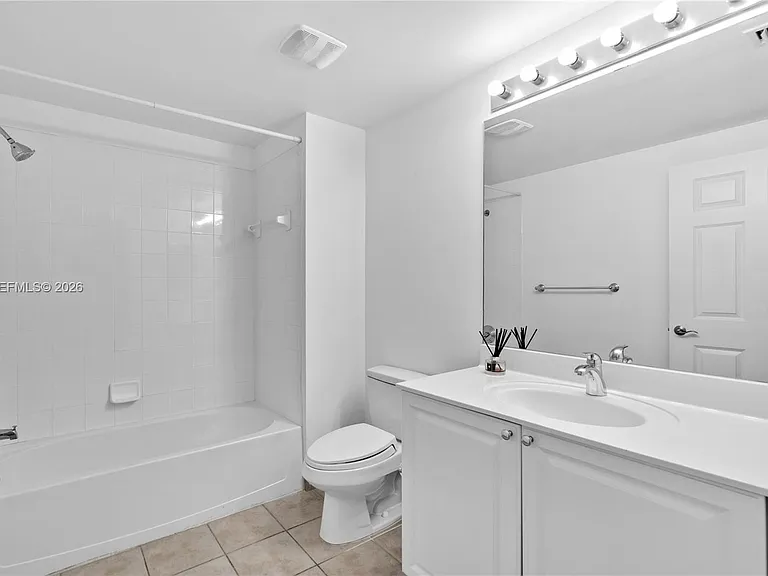 888 S Douglas Rd — Photo 7