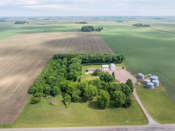 78772 290th St, Madelia, MN 56062