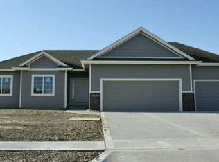1352 Pine Ridge Dr, Polk City, IA 50226