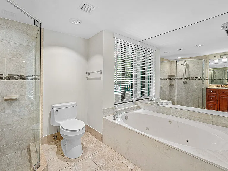 100 SE 5th Ave #216 — Photo 18