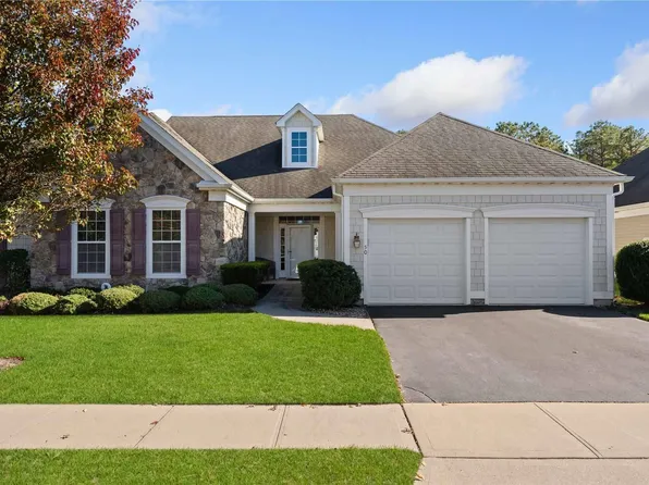 50 Samantha Circle #50, Westhampton, NY 11977