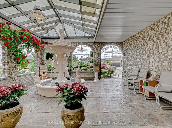 452 Woodbridge Ave, Vaughan, ON L4L 2T4