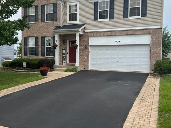 909 Monarch St, Joliet, IL 60431