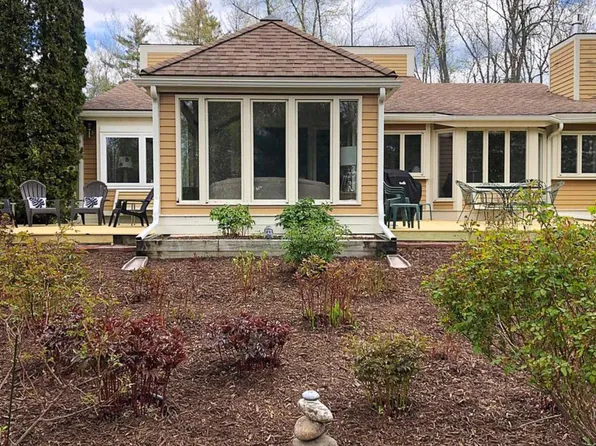 10 Old Dock Rd, Plattsburgh, NY 12901