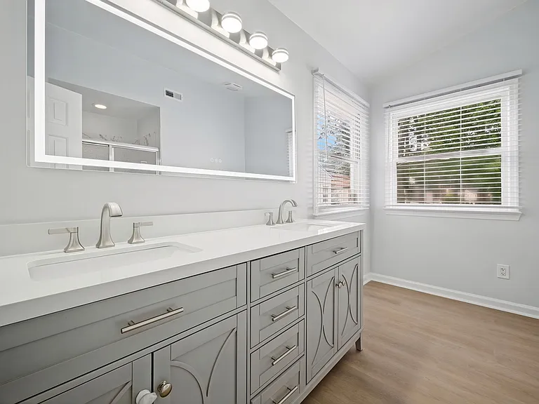 809 Bishop Ct — Photo 26