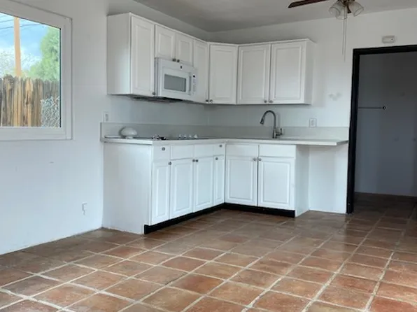 66338 7th St #B, Desert Hot Springs, CA 92240
