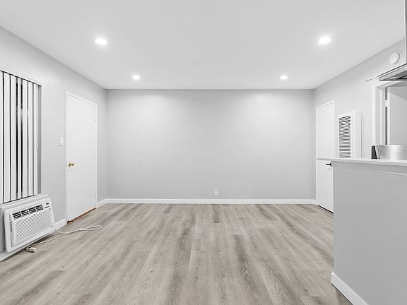 5th image of 1655-1701 W Malvern Ave #1655-02