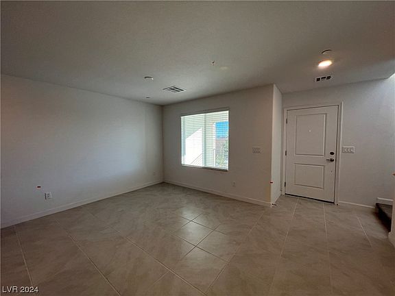 4th image of 3517 Grecian Queen Ave
