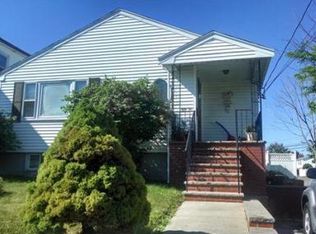 52 Pitcairn St, Revere, MA 02151