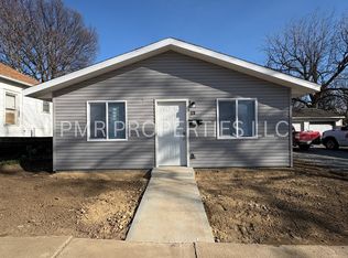 831 S 19th St, Saint Joseph, MO 64507