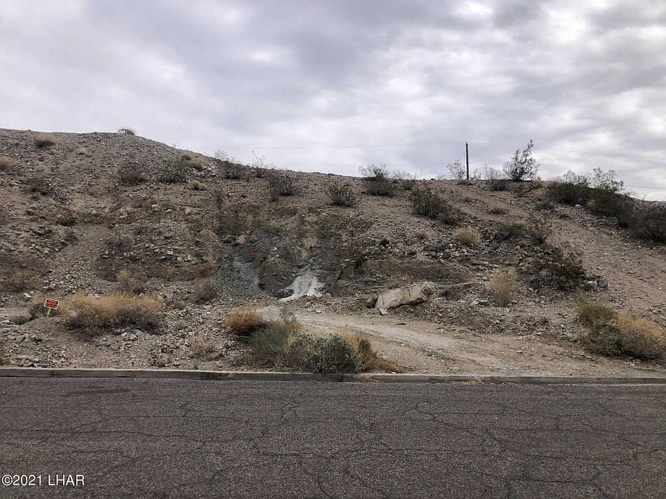 1st image of 3560 Overland Dr