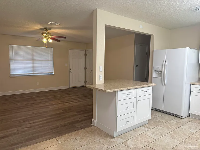 321 Forest Hills Dr — Photo 3