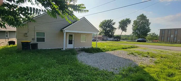 4449 N Jackson Ave — Photo 7