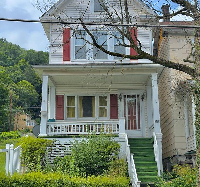 1st image of 750 Napoleon St