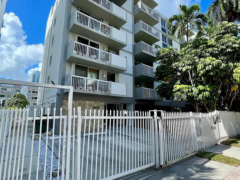 1670 Bay Rd #2B — Photo 10