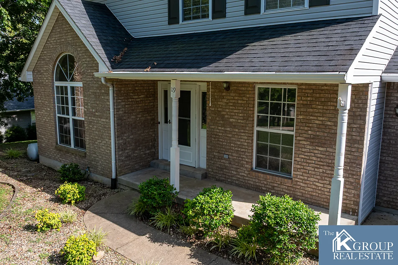 3 bed, 2317 sqft, $2,500 — Photo 2
