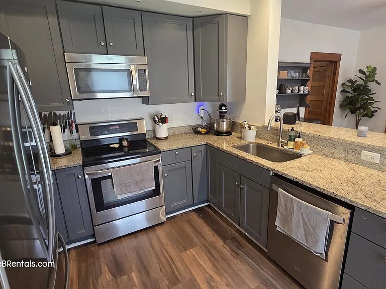 1606 Hewitt Ave — Photo 10