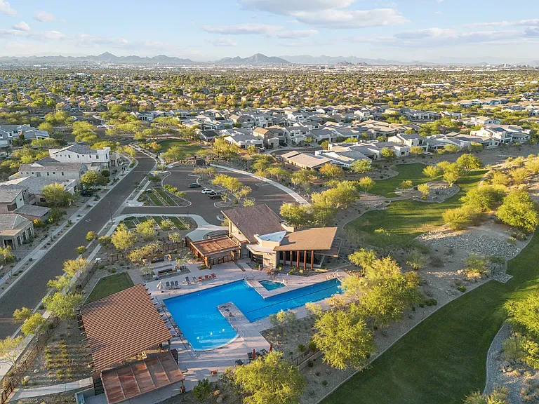1172 E Kachina Trl — Photo 1