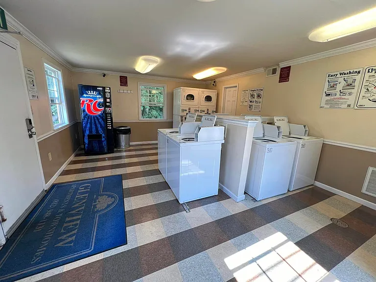 Glenview Apartments — Photo 26