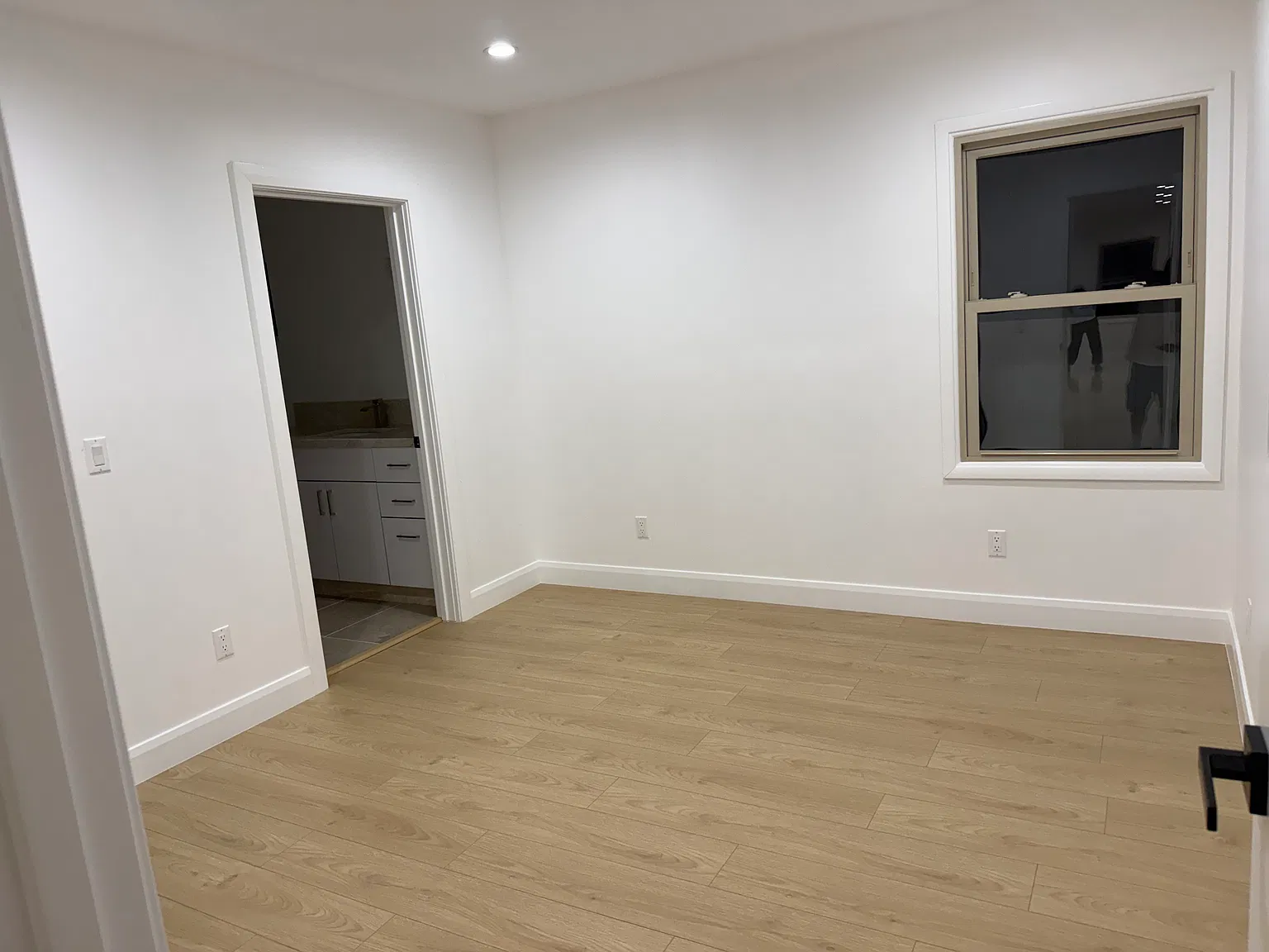 3 bed, 2.5 bath, 1600 sqft, $4,300 — Photo 3