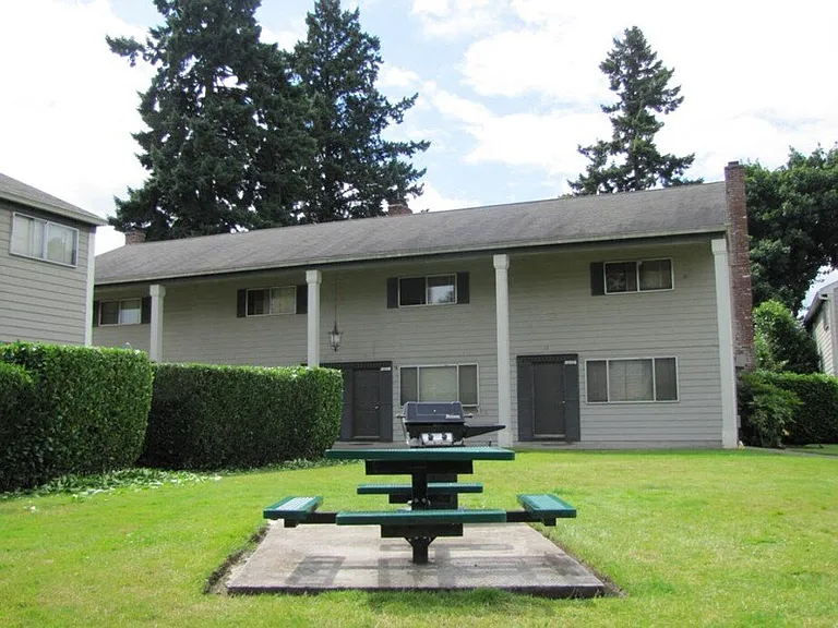 Tara West Apartments — Photo 8