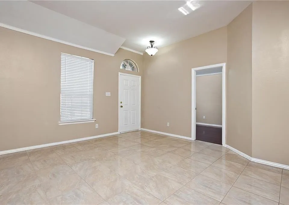 10909 Turtle Creek Ln