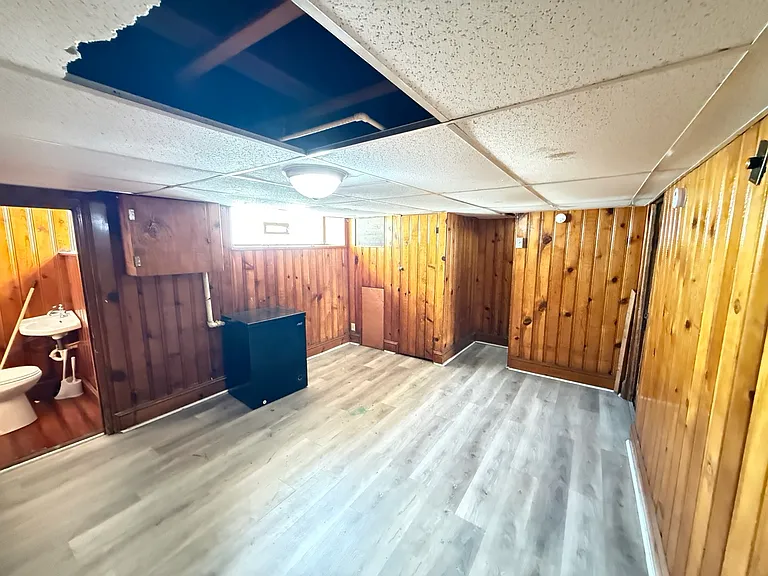 1208 Robbins St — Photo 9