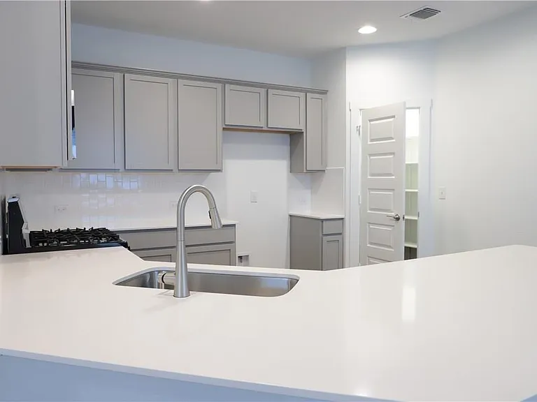 3720 Niddry Dr — Photo 7