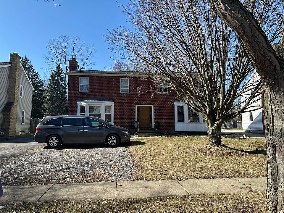 1st image of 17 Fairgreen Dr #2