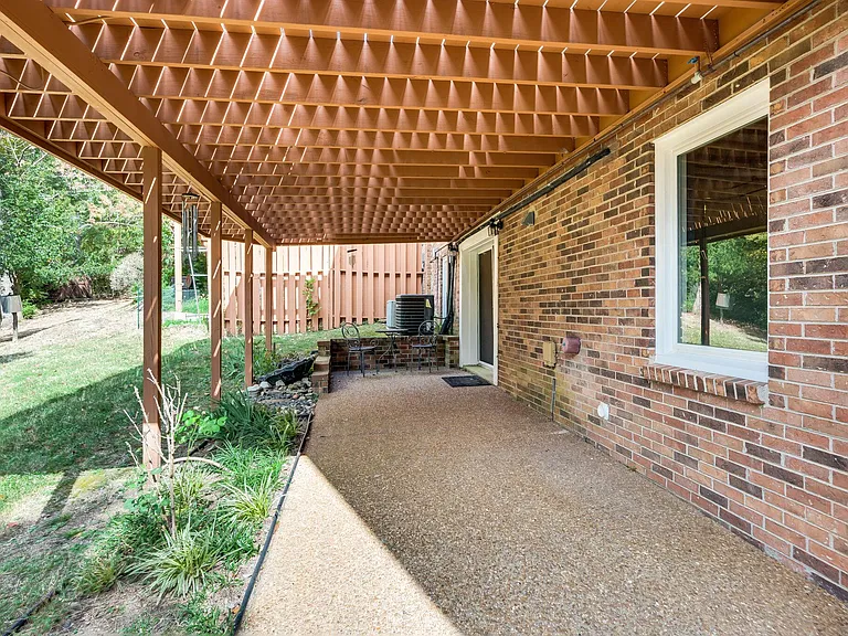 4625 Mountain View Dr — Photo 44