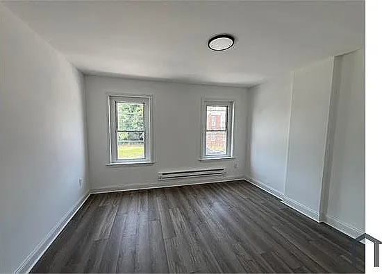 925 W 3rd St — Photo 9