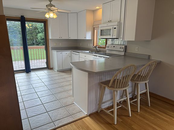 2nd image of 14 Dartmouth Dr