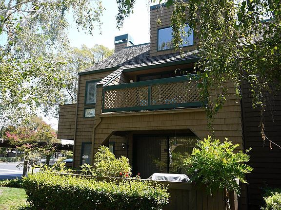 2nd image of 16 Cove Ln