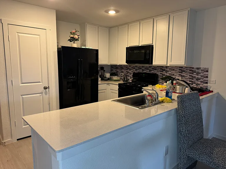 3057 Ashbrook Ln — Photo 4