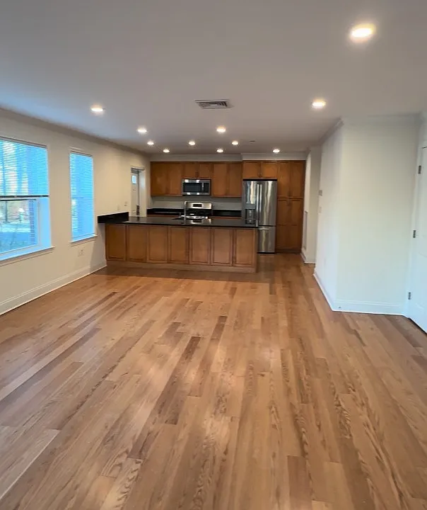 102 Ellery Ct