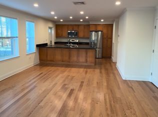 215 Ellery Ct, Chestnut Hill, MA 02467