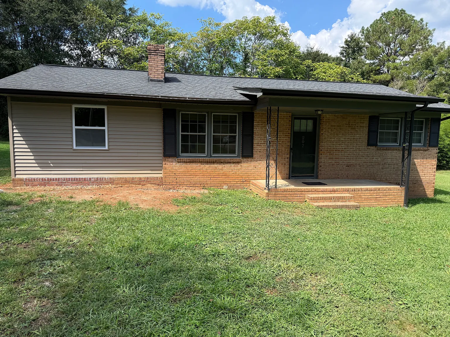 3 bed, 1000 sqft, $1,550 — Photo 2
