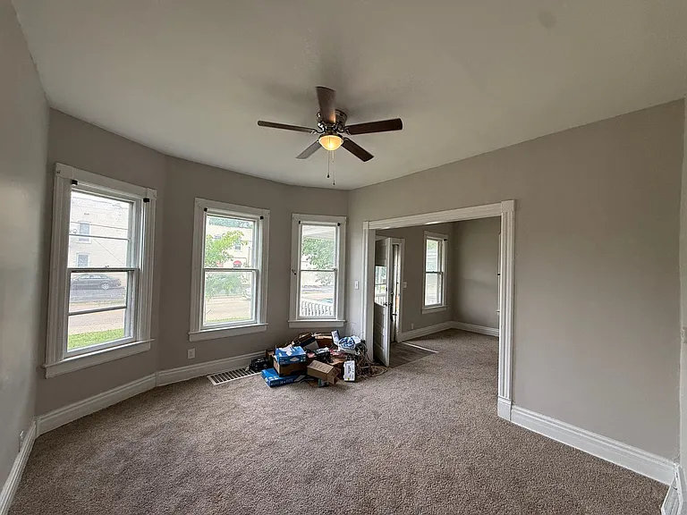 938 W Edwards St — Photo 6