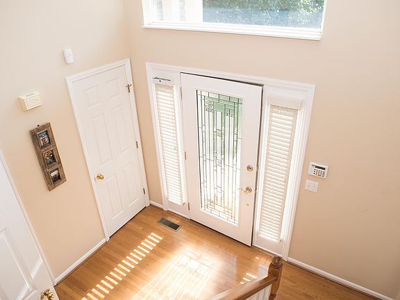 3rd image of 209 W Stoneridge Dr