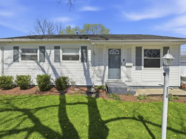 5584 Newport Ct, Columbus, OH 43232