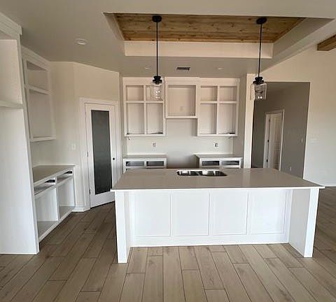 4th image of 2705 Landrun St