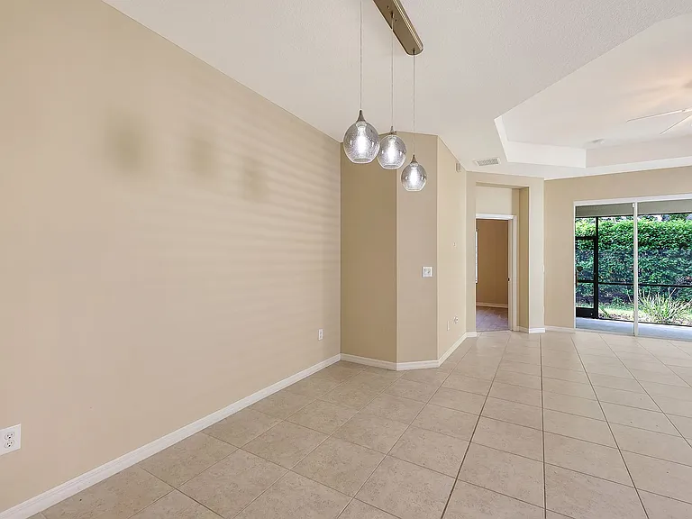 4904 Maymont Park Cir — Photo 11