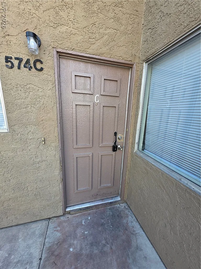 2 bed, 1.5 bath, 1008 sqft, $1,125 — Photo 2