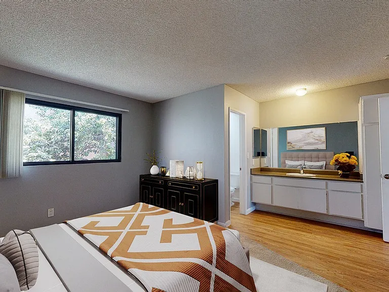 Executive House Apartments — Photo 9