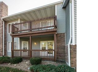 811 King Dr, Saint Charles, MO 63303