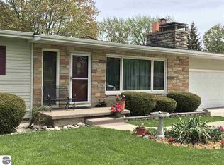 310 Golfside Dr, Alma, MI 48801