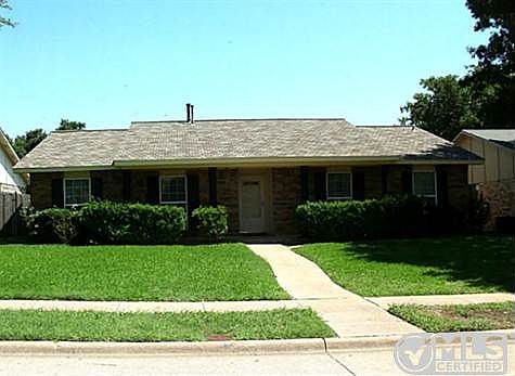 1st image of 7215 Blackwillow Ln