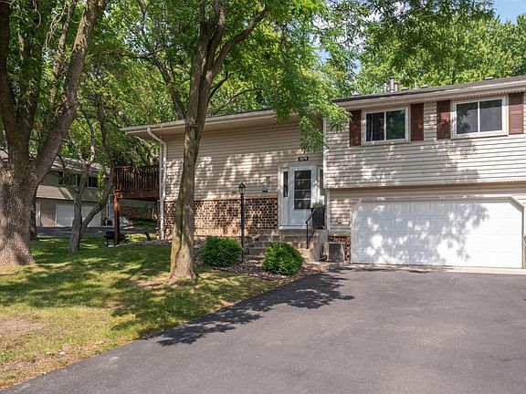 3rd image of 3678 Denmark Ave